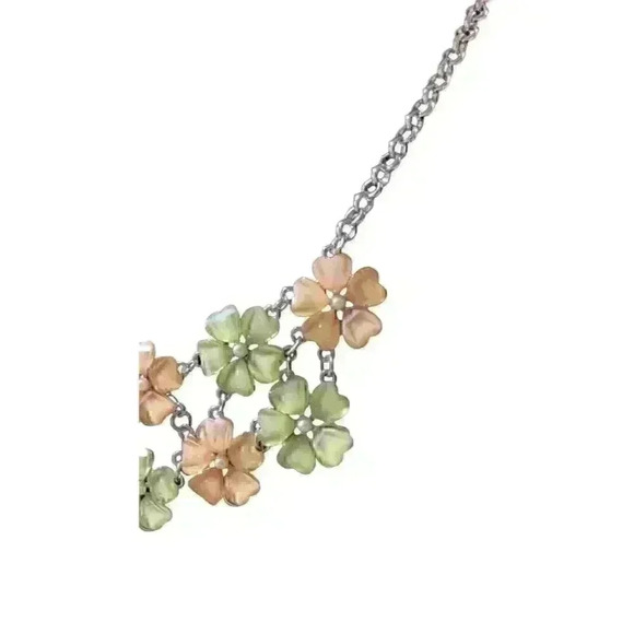 Glass flower necklace - Picture 2 of 3